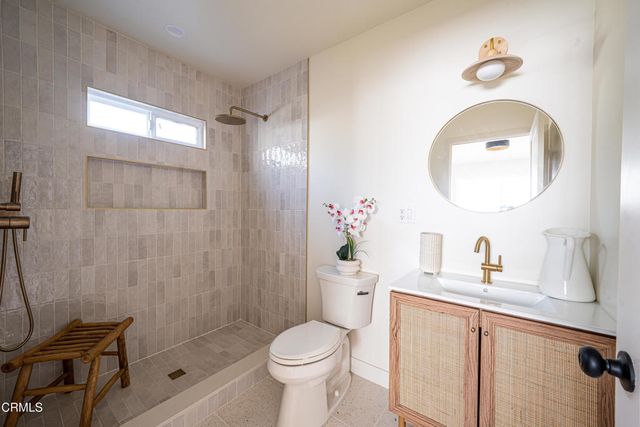 3044 Hillcrest Drive, Los Angeles, CA 90016