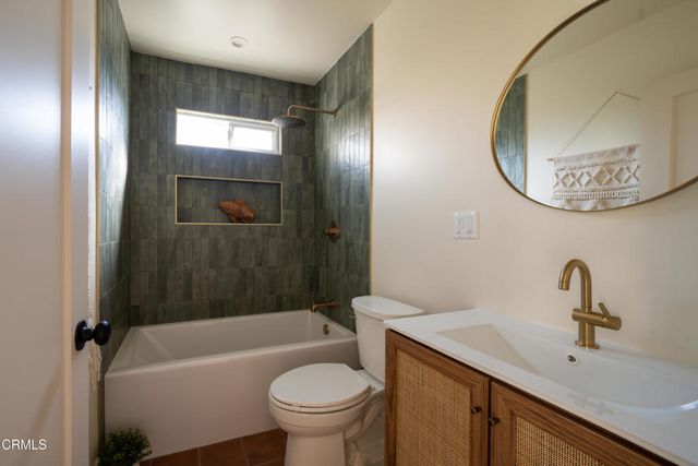 3044 Hillcrest Drive, Los Angeles, CA 90016