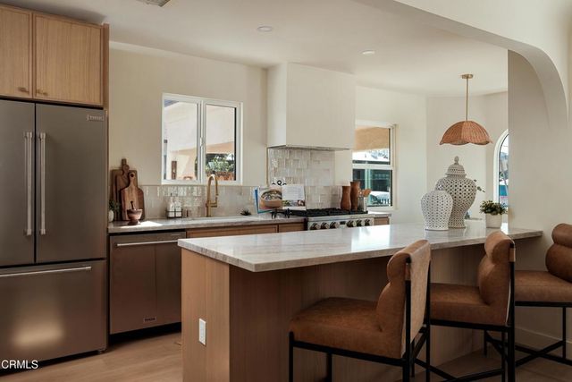 3044 Hillcrest Drive, Los Angeles, CA 90016