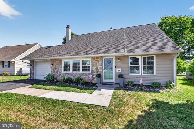 60 PINE NEEDLE RD, Levittown, PA 19056