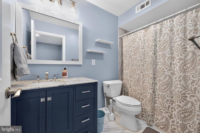 60 PINE NEEDLE RD, Levittown, PA 19056