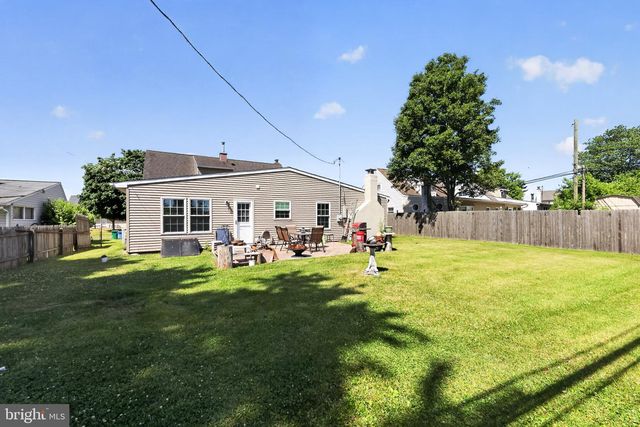 60 PINE NEEDLE RD, Levittown, PA 19056