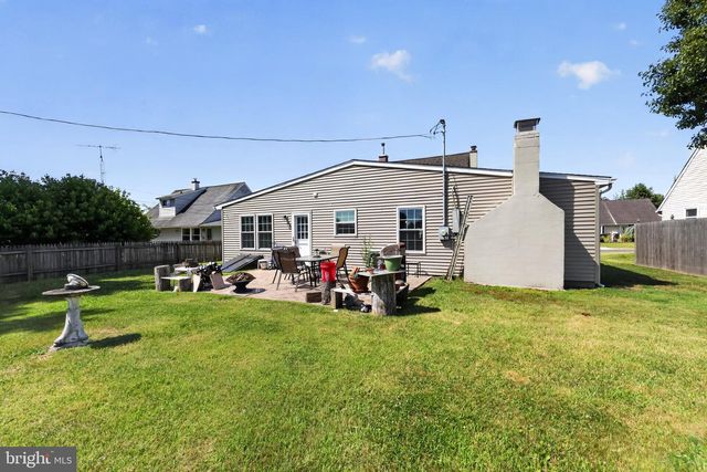 60 PINE NEEDLE RD, Levittown, PA 19056