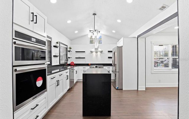 2132 W BIRD STREET, Tampa, FL 33604