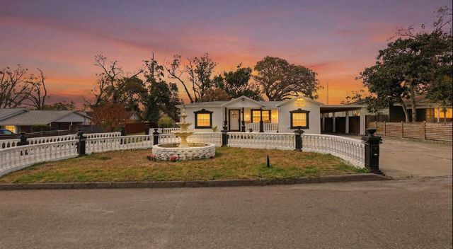 2132 W BIRD STREET, Tampa, FL 33604