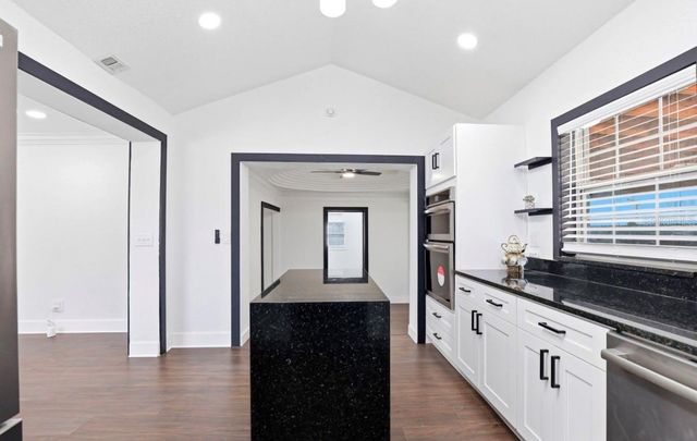 2132 W BIRD STREET, Tampa, FL 33604