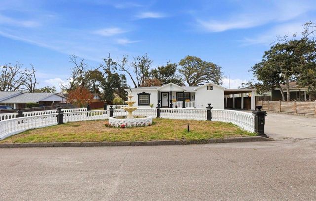 2132 W BIRD STREET, Tampa, FL 33604