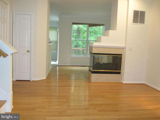 1225 WILD HAWTHORN WAY, Reston, VA 20194