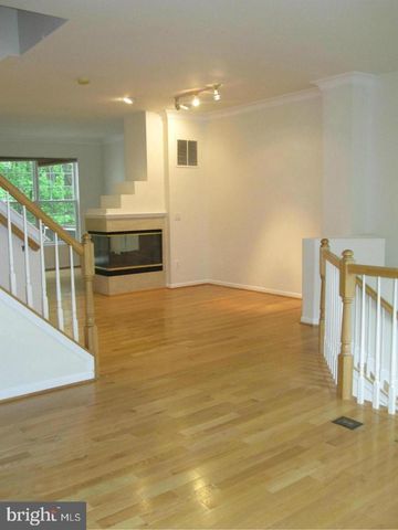 1225 WILD HAWTHORN WAY, Reston, VA 20194