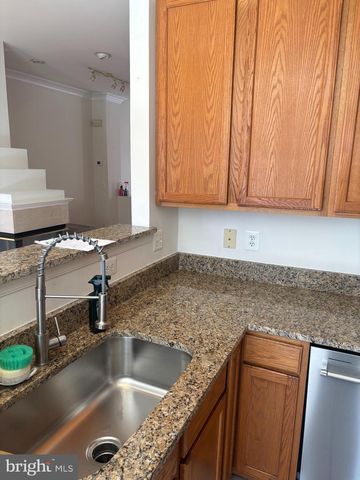 1225 WILD HAWTHORN WAY, Reston, VA 20194