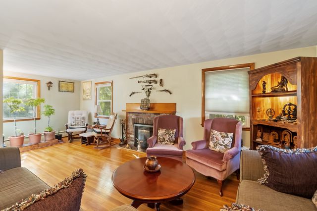 54 River St, Billerica, MA 01821