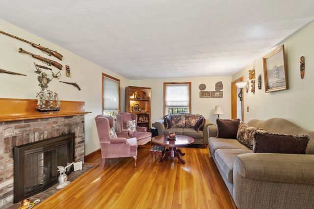 54 River St, Billerica, MA 01821