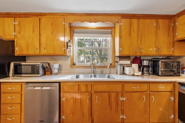 54 River St, Billerica, MA 01821