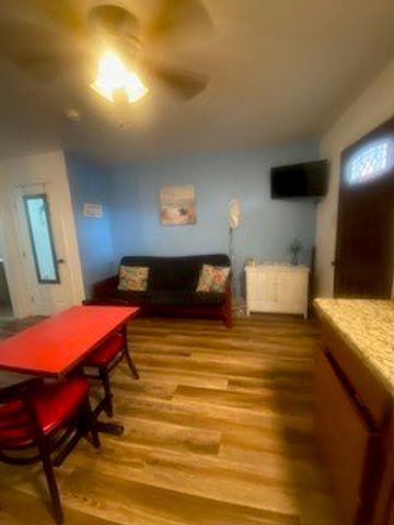 108 Port Ave, Rockport, TX 78382