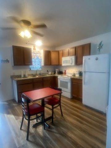 108 Port Ave, Rockport, TX 78382