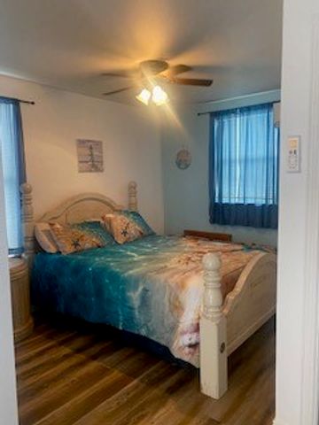 108 Port Ave, Rockport, TX 78382