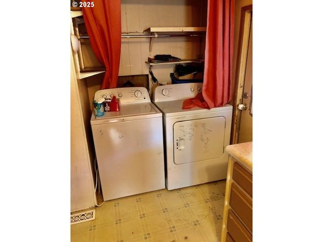 1475 GREEN ACRES Rd 66, Eugene, OR 97408