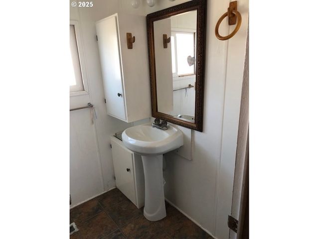 1475 GREEN ACRES Rd 66, Eugene, OR 97408