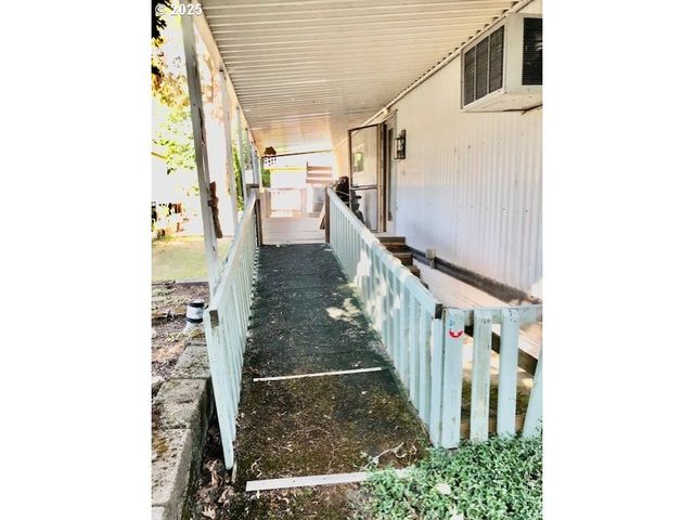 1475 GREEN ACRES Rd 66, Eugene, OR 97408