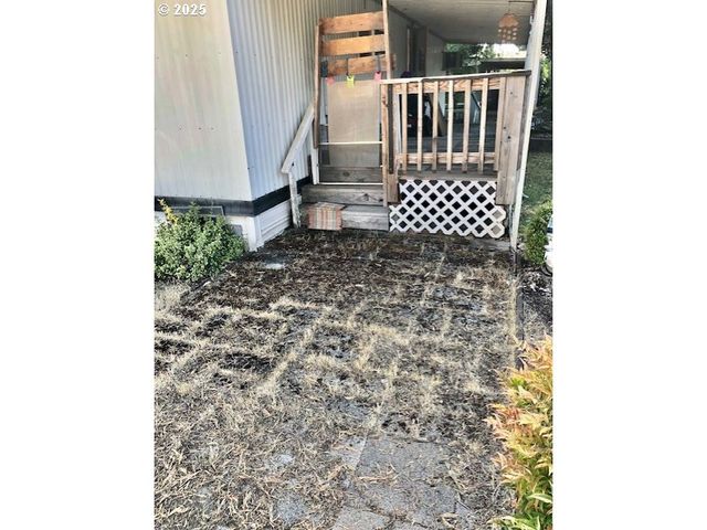 1475 GREEN ACRES Rd 66, Eugene, OR 97408