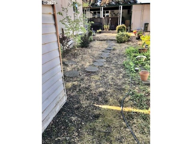 1475 GREEN ACRES Rd 66, Eugene, OR 97408