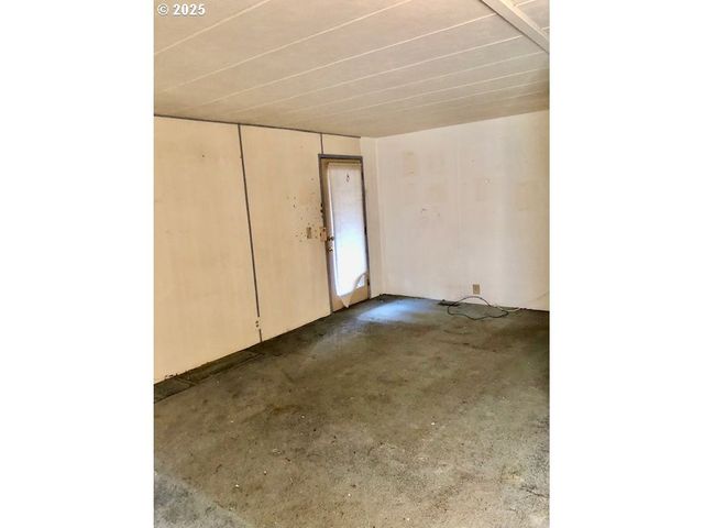 1475 GREEN ACRES Rd 66, Eugene, OR 97408