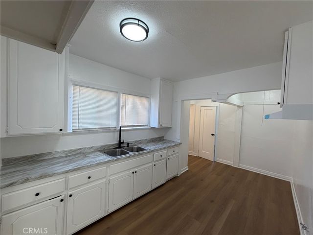 5142 S 4th Avenue, Los Angeles, CA 90043