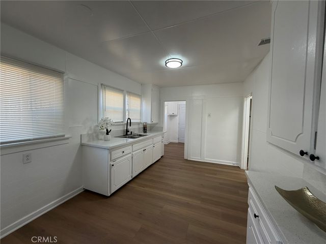 5142 S 4th Avenue, Los Angeles, CA 90043