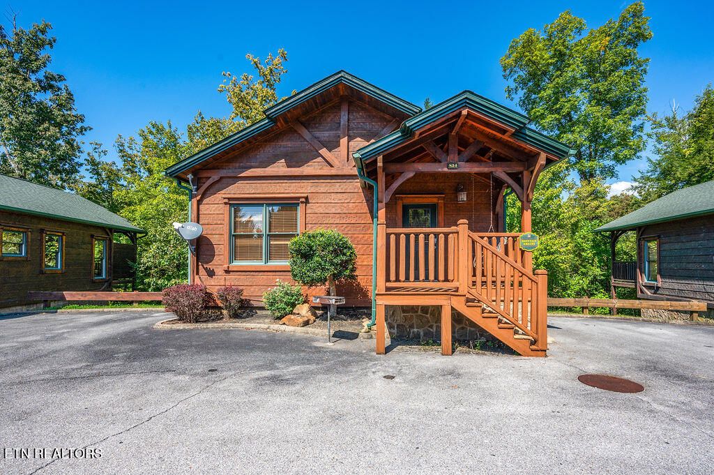 834 Great Smoky Way, Gatlinburg, TN 37738