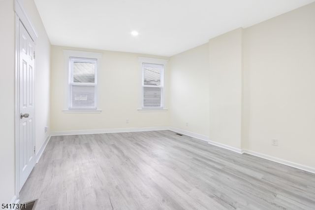 88 Devon St, Kearny Town, NJ 07032