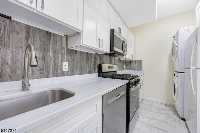 88 Devon St, Kearny Town, NJ 07032