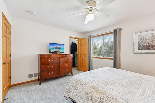 4404 E Viking Court, Wyoming, MN 55092