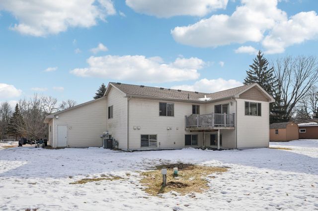 4404 E Viking Court, Wyoming, MN 55092