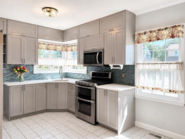 458 S Fremont Street, Janesville, WI 53545