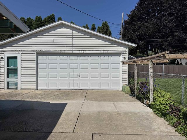 458 S Fremont Street, Janesville, WI 53545