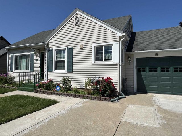 458 S Fremont Street, Janesville, WI 53545