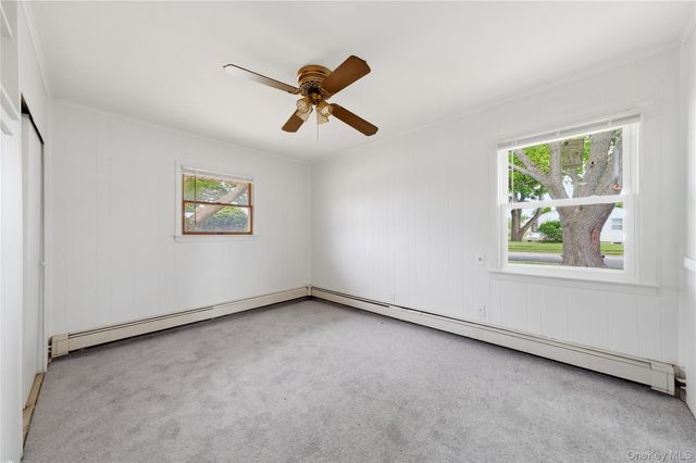 67 E End Avenue, Hicksville, NY 11801
