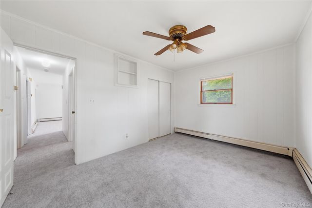 67 E End Avenue, Hicksville, NY 11801