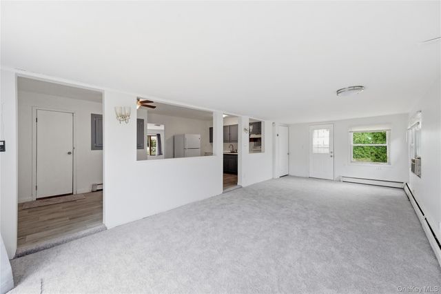 67 E End Avenue, Hicksville, NY 11801