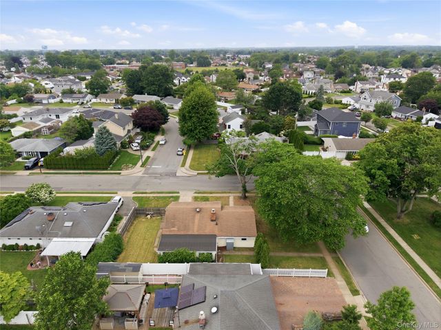 67 E End Avenue, Hicksville, NY 11801