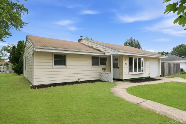67 E End Avenue, Hicksville, NY 11801