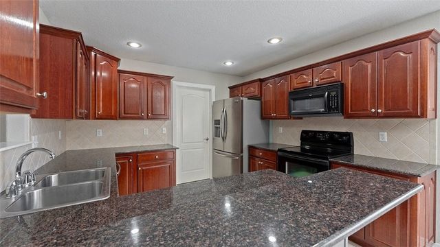 3376 Haywood Cove, Springdale, AR 72764