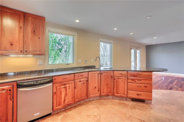 2558 Country Side Lane, Franklin Park, PA 15090