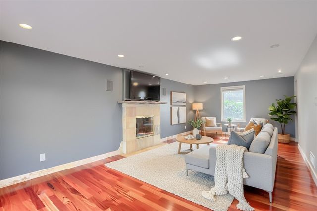 2558 Country Side Lane, Franklin Park, PA 15090