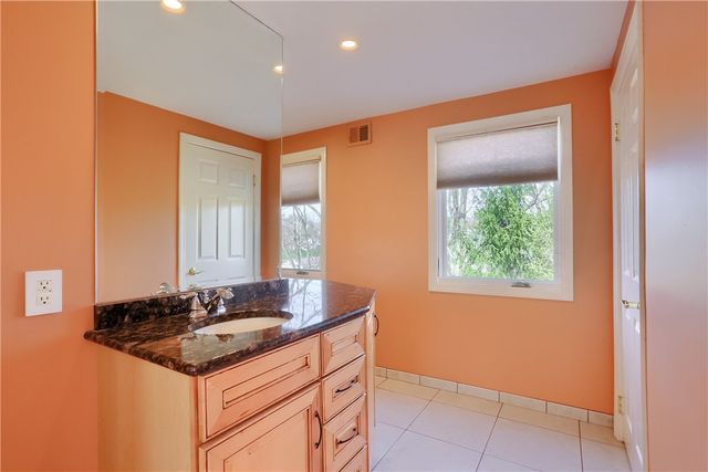 2558 Country Side Lane, Franklin Park, PA 15090