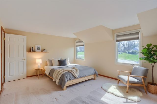 2558 Country Side Lane, Franklin Park, PA 15090