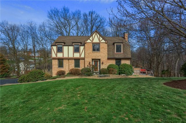 2558 Country Side Lane, Franklin Park, PA 15090