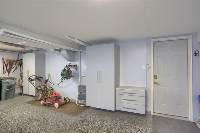 2558 Country Side Lane, Franklin Park, PA 15090