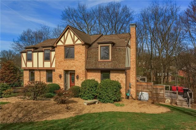 2558 Country Side Lane, Franklin Park, PA 15090