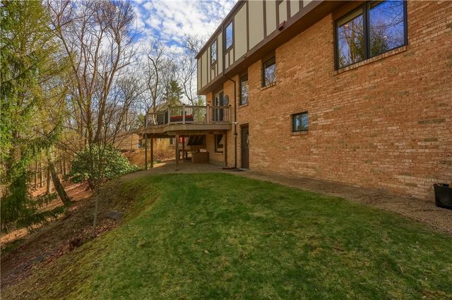 2558 Country Side Lane, Franklin Park, PA 15090